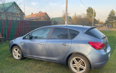 Opel Astra J, 2010 год, 600 000 рублей, 4 фотография
