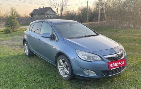 Opel Astra J, 2010 год, 600 000 рублей, 3 фотография