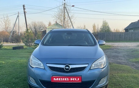 Opel Astra J, 2010 год, 600 000 рублей, 2 фотография