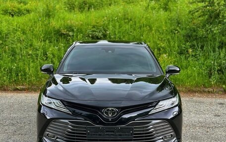 Toyota Camry, 2020 год, 3 350 000 рублей, 2 фотография