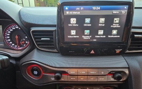 Hyundai Veloster II, 2018 год, 2 000 000 рублей, 7 фотография