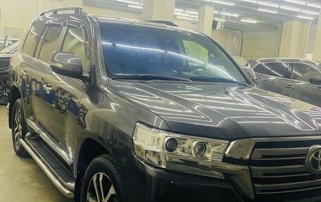 Toyota Land Cruiser 200, 2017 год, 6 500 000 рублей, 3 фотография