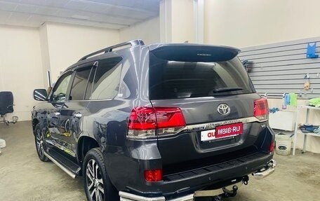 Toyota Land Cruiser 200, 2017 год, 6 500 000 рублей, 8 фотография