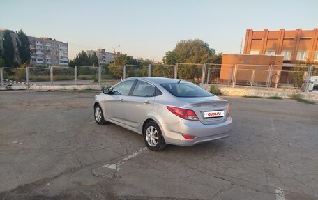 Hyundai Solaris II рестайлинг, 2013 год, 700 000 рублей, 3 фотография