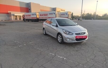 Hyundai Solaris II рестайлинг, 2013 год, 700 000 рублей, 9 фотография