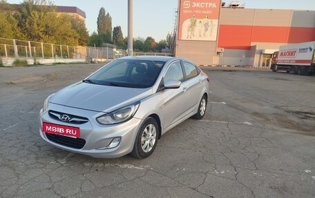 Hyundai Solaris II рестайлинг, 2013 год, 700 000 рублей, 7 фотография