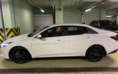 Hyundai Elantra, 2022 год, 2 100 000 рублей, 3 фотография