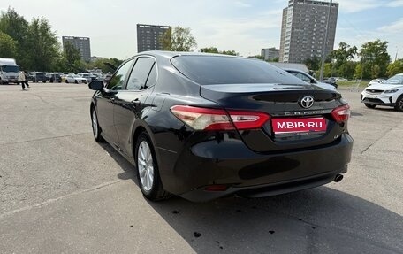 Toyota Camry, 2018 год, 1 950 000 рублей, 1 фотография