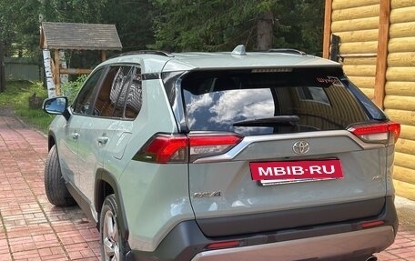 Toyota RAV4, 2019 год, 3 100 000 рублей, 4 фотография