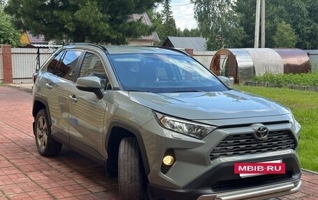 Toyota RAV4, 2019 год, 3 100 000 рублей, 8 фотография