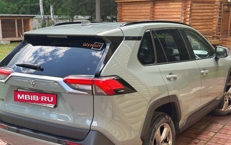 Toyota RAV4, 2019 год, 3 100 000 рублей, 7 фотография
