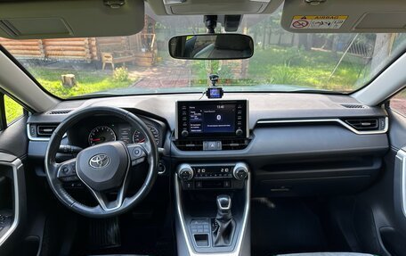 Toyota RAV4, 2019 год, 3 100 000 рублей, 12 фотография