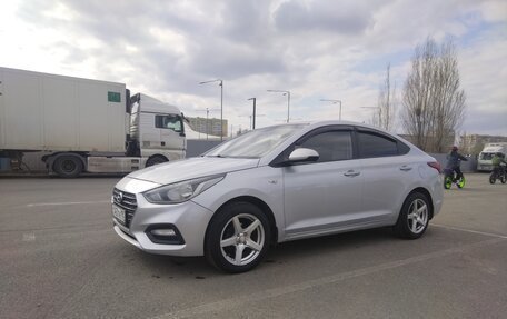 Hyundai Solaris II рестайлинг, 2017 год, 1 150 000 рублей, 2 фотография