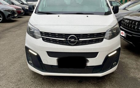 Opel Zafira Life I, 2021 год, 3 000 000 рублей, 3 фотография