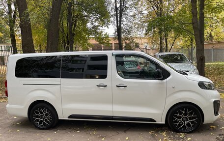 Opel Zafira Life I, 2021 год, 3 000 000 рублей, 10 фотография