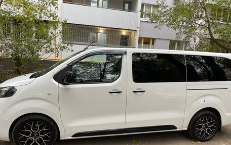 Opel Zafira Life I, 2021 год, 3 000 000 рублей, 14 фотография
