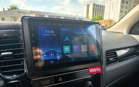 Mitsubishi Outlander III рестайлинг 3, 2018 год, 1 600 000 рублей, 7 фотография