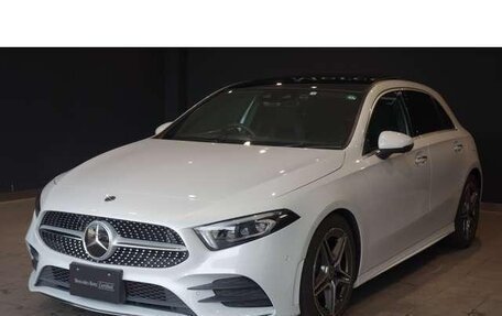 Mercedes-Benz A-Класс, 2022 год, 1 690 000 рублей, 3 фотография