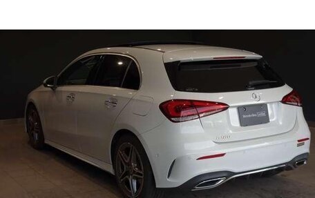 Mercedes-Benz A-Класс, 2022 год, 1 690 000 рублей, 5 фотография