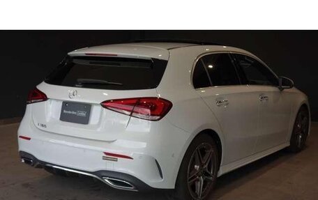 Mercedes-Benz A-Класс, 2022 год, 1 690 000 рублей, 7 фотография