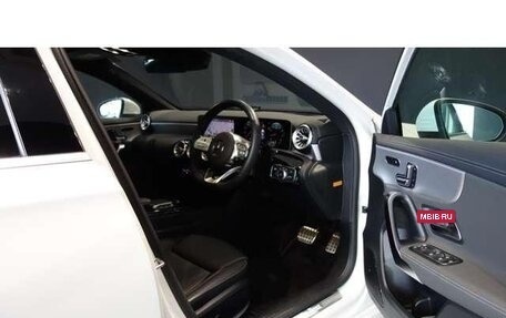 Mercedes-Benz A-Класс, 2022 год, 1 690 000 рублей, 10 фотография