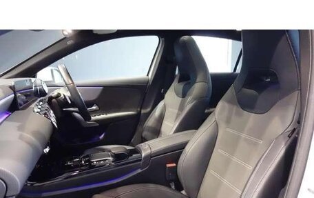 Mercedes-Benz A-Класс, 2022 год, 1 690 000 рублей, 15 фотография