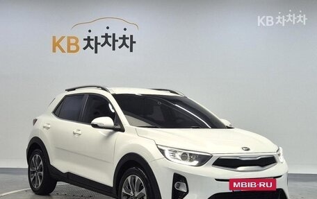 KIA Stonic, 2019 год, 1 334 000 рублей, 2 фотография