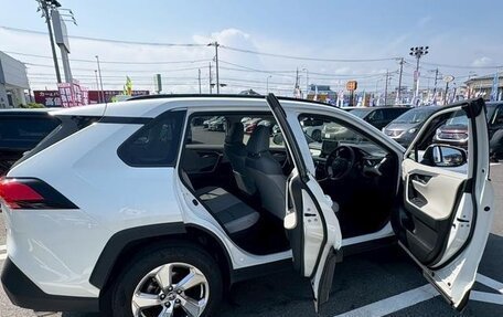 Toyota RAV4, 2022 год, 2 400 888 рублей, 8 фотография