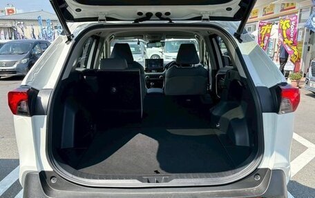 Toyota RAV4, 2022 год, 2 400 888 рублей, 13 фотография