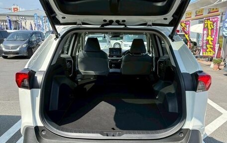 Toyota RAV4, 2022 год, 2 400 888 рублей, 12 фотография