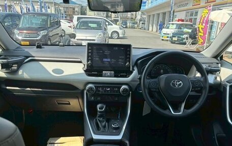 Toyota RAV4, 2022 год, 2 400 888 рублей, 14 фотография