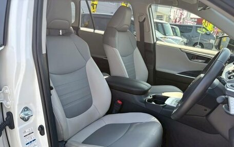 Toyota RAV4, 2022 год, 2 400 888 рублей, 16 фотография
