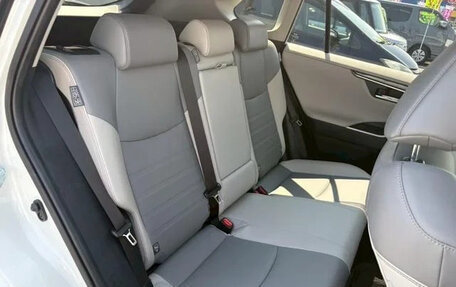 Toyota RAV4, 2022 год, 2 400 888 рублей, 18 фотография