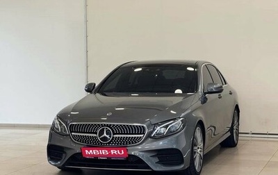 Mercedes-Benz E-Класс, 2019 год, 3 100 000 рублей, 1 фотография