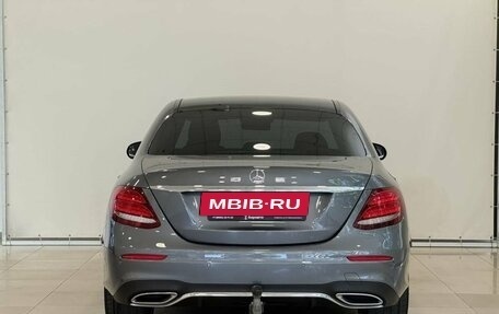Mercedes-Benz E-Класс, 2019 год, 3 100 000 рублей, 8 фотография