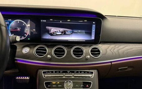 Mercedes-Benz E-Класс, 2019 год, 3 100 000 рублей, 17 фотография