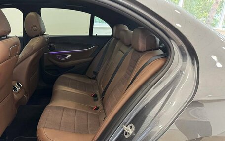 Mercedes-Benz E-Класс, 2019 год, 3 100 000 рублей, 14 фотография