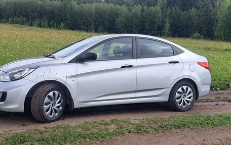 Hyundai Solaris II рестайлинг, 2012 год, 975 000 рублей, 3 фотография