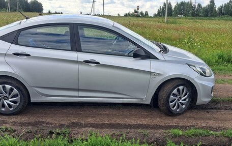 Hyundai Solaris II рестайлинг, 2012 год, 975 000 рублей, 2 фотография