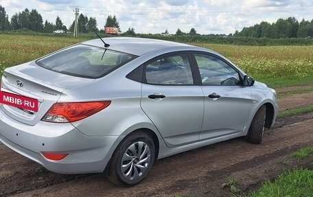 Hyundai Solaris II рестайлинг, 2012 год, 975 000 рублей, 4 фотография