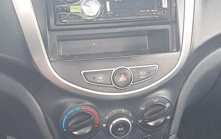 Hyundai Solaris II рестайлинг, 2012 год, 975 000 рублей, 8 фотография
