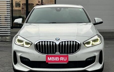 BMW 1 серия, 2022 год, 1 650 000 рублей, 2 фотография