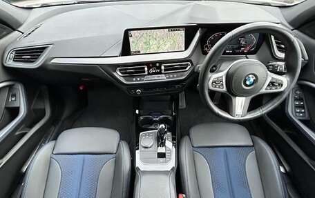 BMW 1 серия, 2022 год, 1 650 000 рублей, 15 фотография