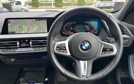 BMW 1 серия, 2022 год, 1 650 000 рублей, 17 фотография
