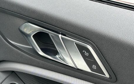 BMW 1 серия, 2022 год, 1 650 000 рублей, 30 фотография