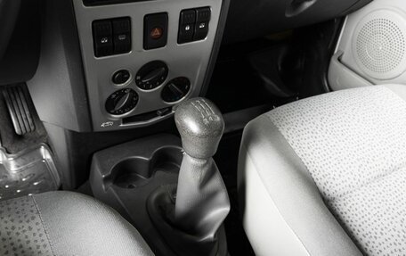 Renault Logan I, 2005 год, 200 000 рублей, 5 фотография