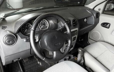 Renault Logan I, 2005 год, 200 000 рублей, 3 фотография
