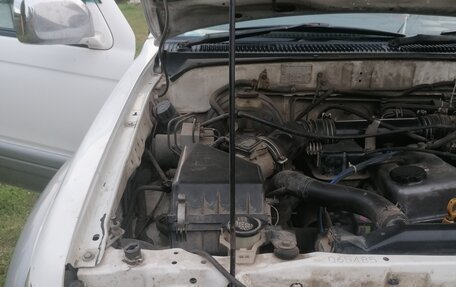 Toyota Hilux Surf III рестайлинг, 1998 год, 950 000 рублей, 8 фотография