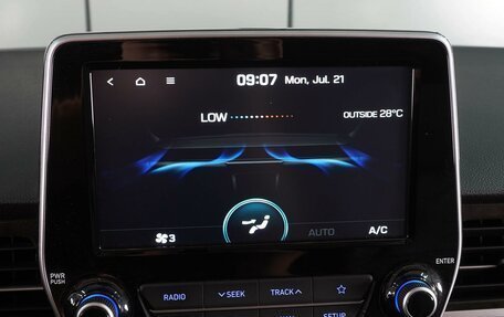 Hyundai Grand Starex Grand Starex I рестайлинг 2, 2018 год, 4 240 000 рублей, 16 фотография