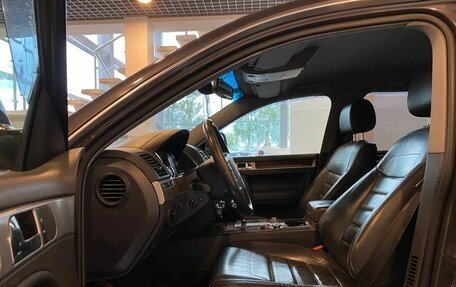 Volkswagen Touareg III, 2007 год, 1 295 000 рублей, 16 фотография